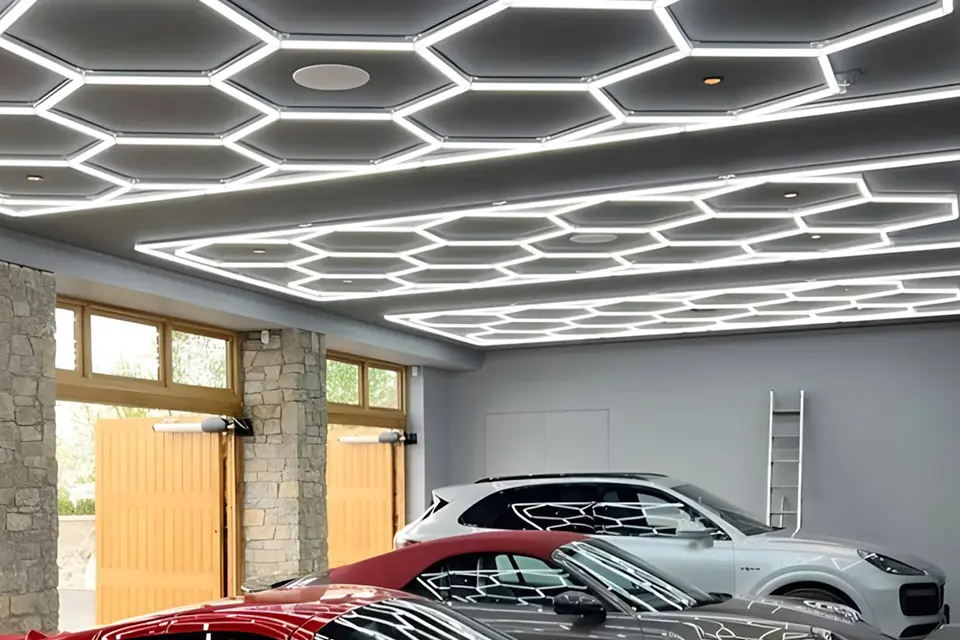 Lumini de garaj cu LED-uri hexagonale